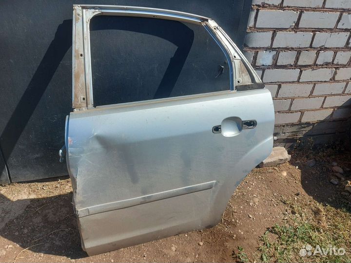 Дверь задняя левая Ford focus 2 под ремонт