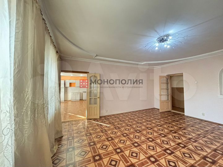 4-к. квартира, 128,9 м², 2/5 эт.