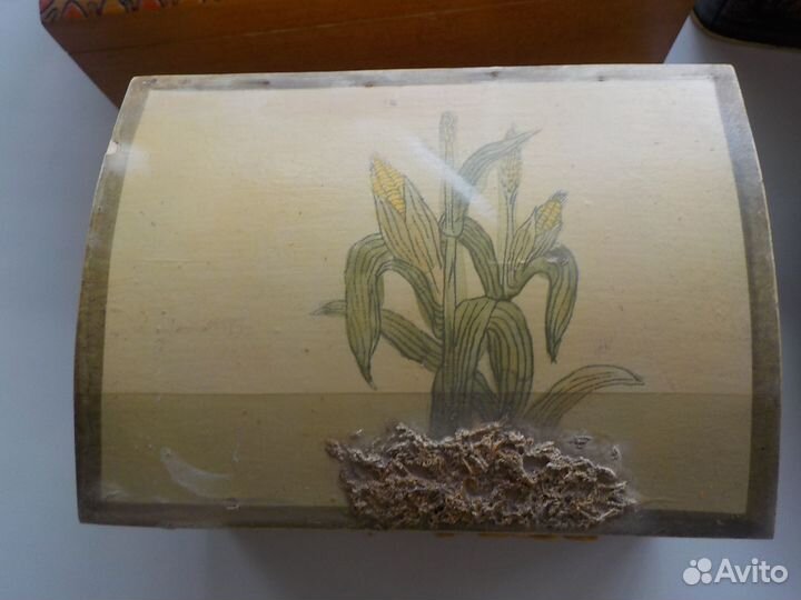 Шкатулки коробки времен СССР дерево бакелит белка