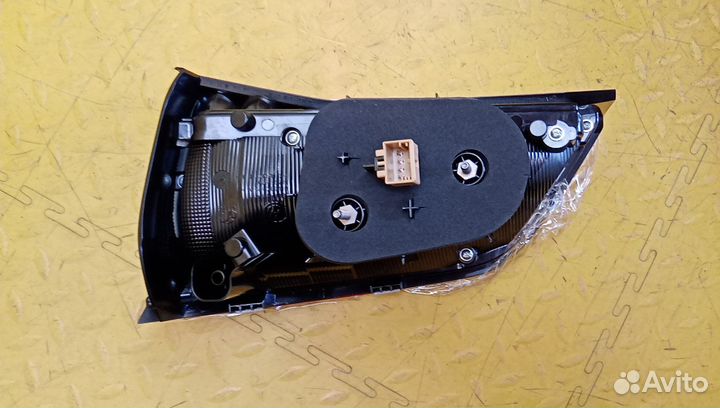 Фонарь задний Taos