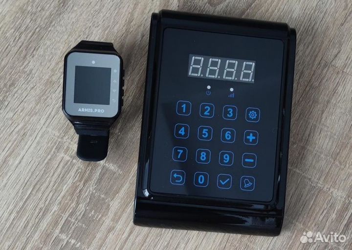 Пульт-кнопка вызова официанта на кухню с часами