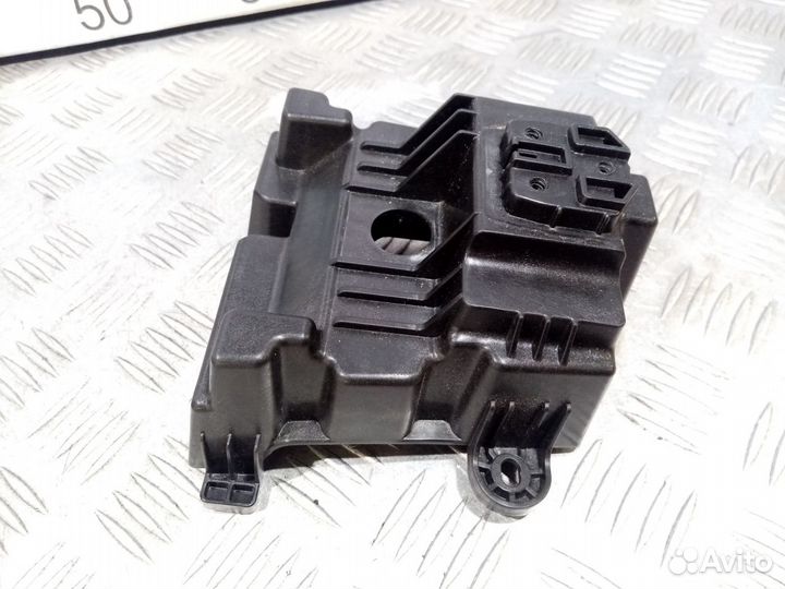 Б/У Кронштейн центральной консоли#001