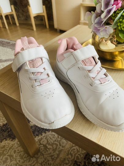 Кроссовки для девочки