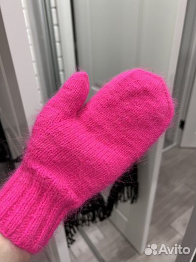 Варежки из пуха норки, ручная работа