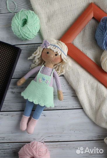 Кукла вязаная ручной работы