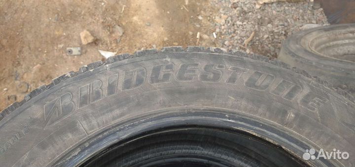 Bridgestone 613V 215/60 R17