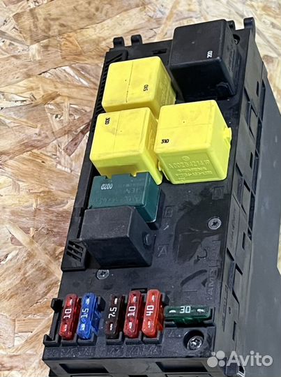 Центральный блок эл.оборудования SAM мерседес w210