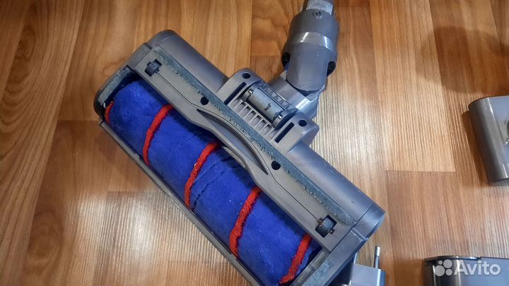 Пылесос Dyson v7