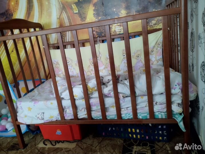 Детская кроватка