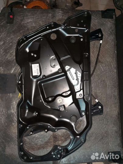 Стеклоподъемник левый Vw Passat B6