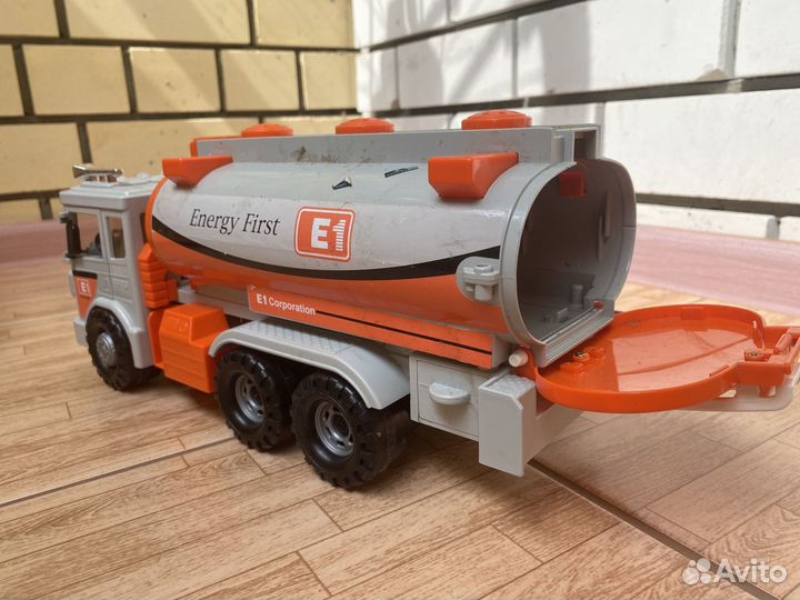 Инерционная машинка-бензовоз Max (Daesung,965-1)