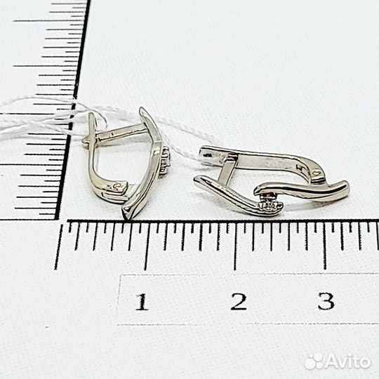 Золотые серьги с камнем