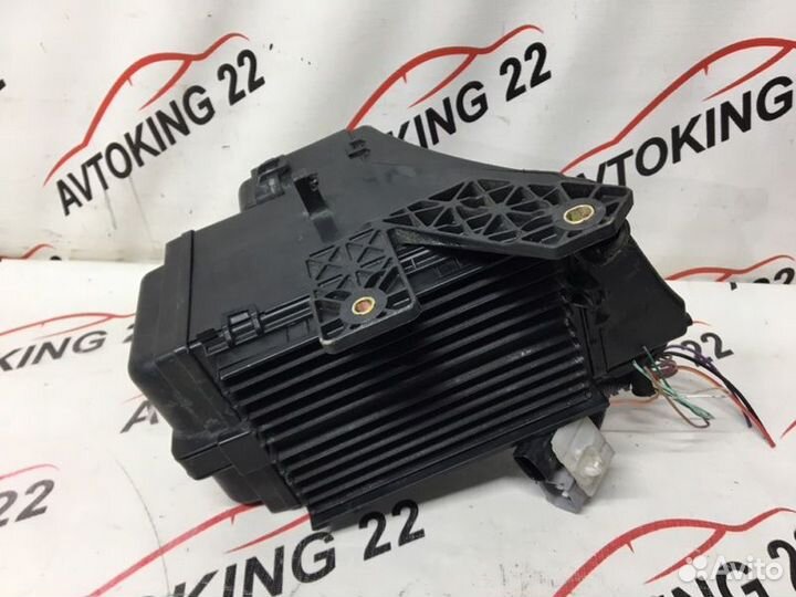 Блок предохранителей Toyota Harrier MCU35 1MZ-FE