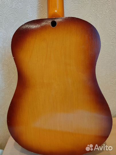 Акустическая гитара