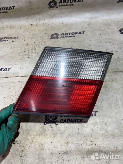 Фонарь багажника правый Nissan Primera P11