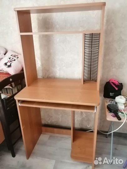 Стол компьютерный