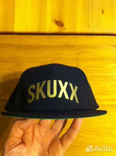 Новая бейсболка Beechfield с прямым козырьком