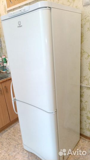 Холодильник indesit