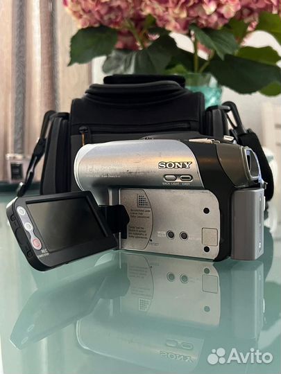 Продам видеокамеру Sony