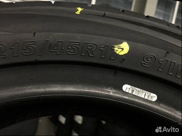 Westlake Zuper Eco Z-107 215/45 R17 91W