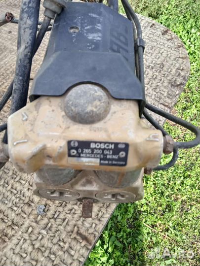 Продам детали на Mercedes 124 e230