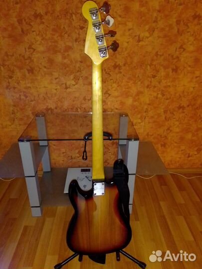 Бас гитара Fender