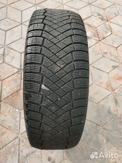Pirelli Ice Zero FR 235/55 R20