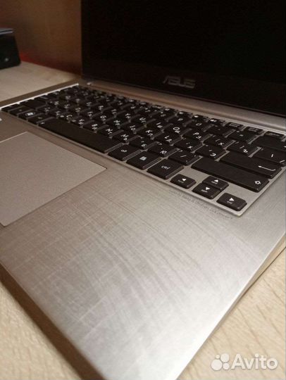Ноутбук asus