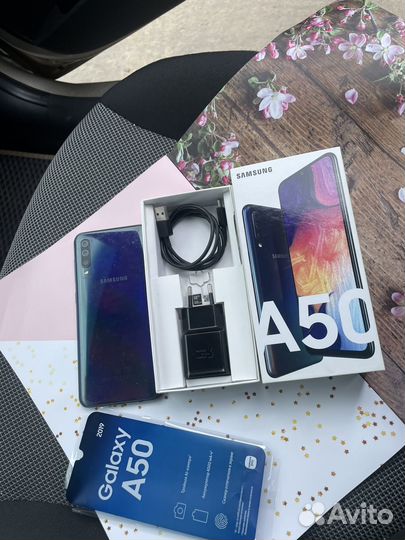 Samsung Galaxy A50, 4/64 ГБ