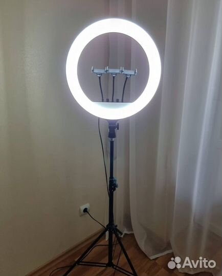 Кольцевая лампа со штативом