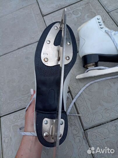 Коньки фигурные 37 размер