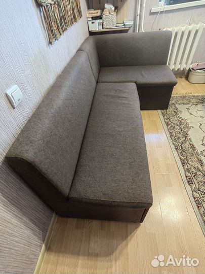 Кухонный угловой диван со спальным местом