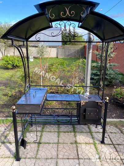 Мангал с крышей