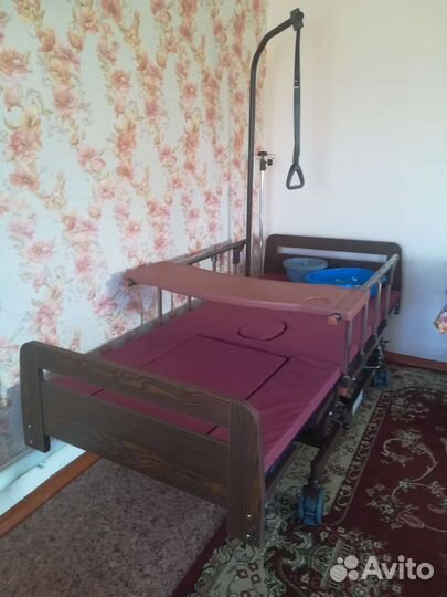 Медицинская кровать для лежачих больных