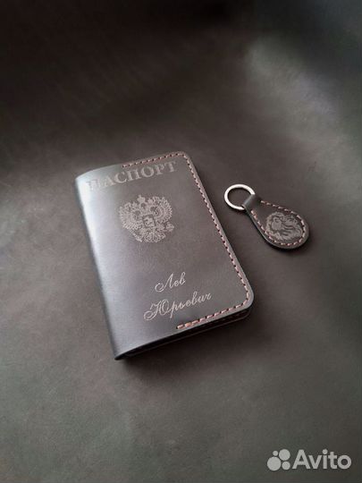 Именная обложка для паспорта из натуральной кожи