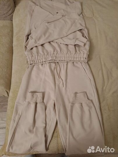 Костюм спортивный