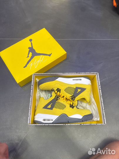 Nike air jordan 4 retro