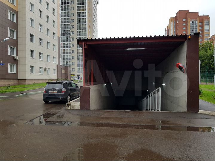 Машиноместо, 14 м²