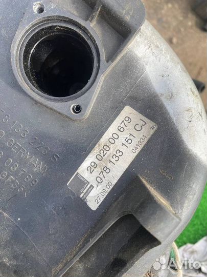 Коллектор впускной Audi A4 2400 2004