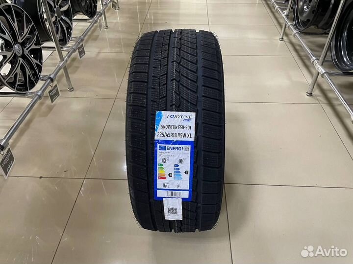 Fortune FSR-901 225/45 R18 95W