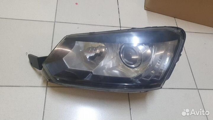 Фара левая skoda yeti ксенон