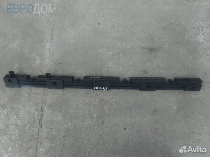 Крепление / кронштейн короба заднее правое mercedes W164 s1107678