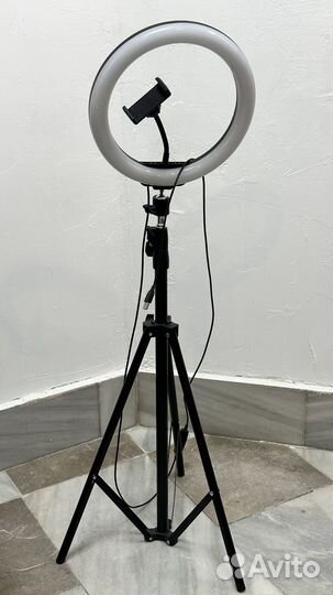 Кольцевая лампа со штативом