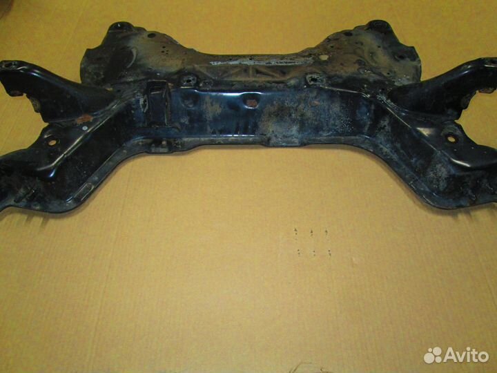 Подрамник Peugeot 408