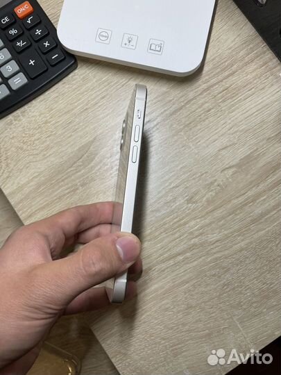Телефон iPhone 12