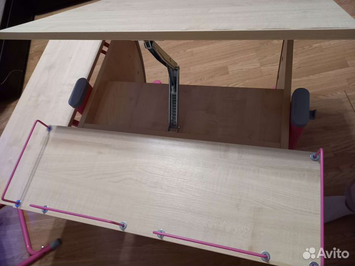 Стол для школьника, стул