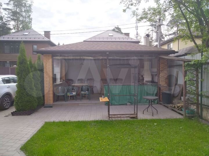 Дом 170 м² на участке 4 сот.