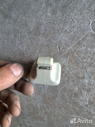 Крепление козырьков Volkswagen Passat B6