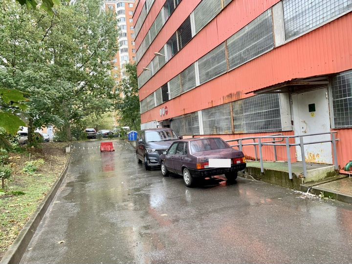 Машиноместо, 14 м²