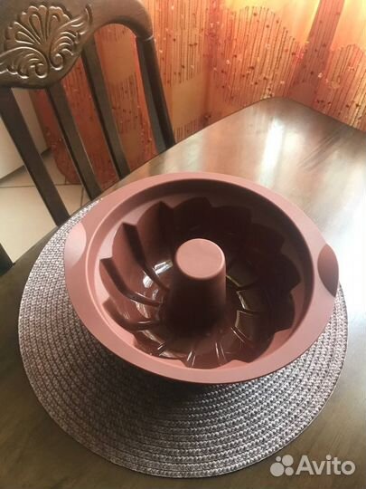 Форма для выпечки Tupperware,новая и метал.-1т100р